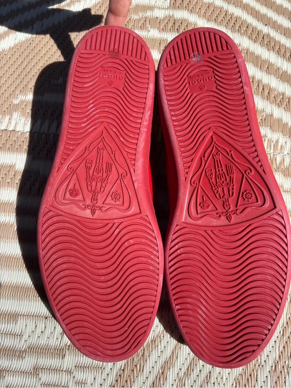 Gucci bold red